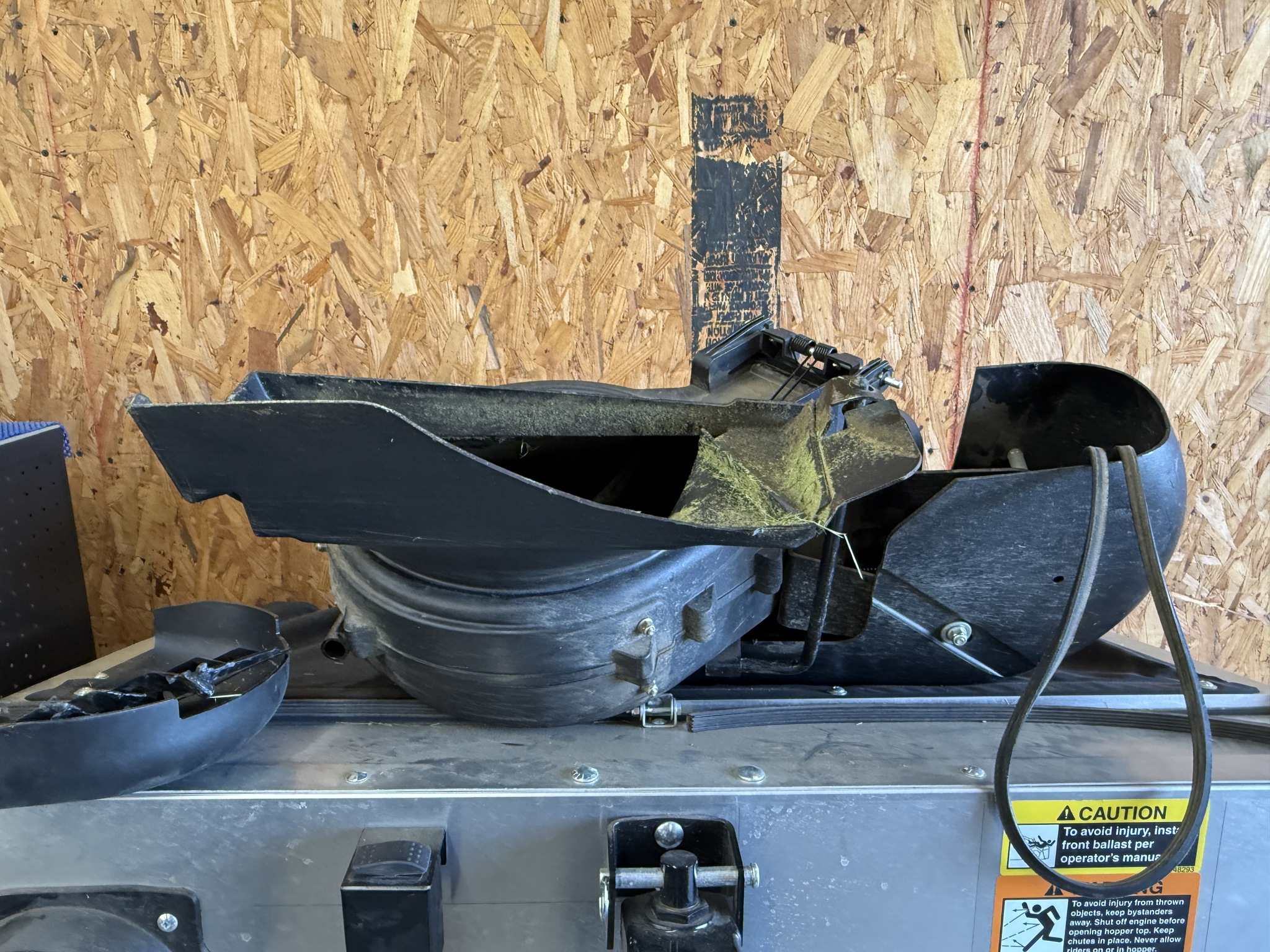 2022 John Deere X739 Image 27