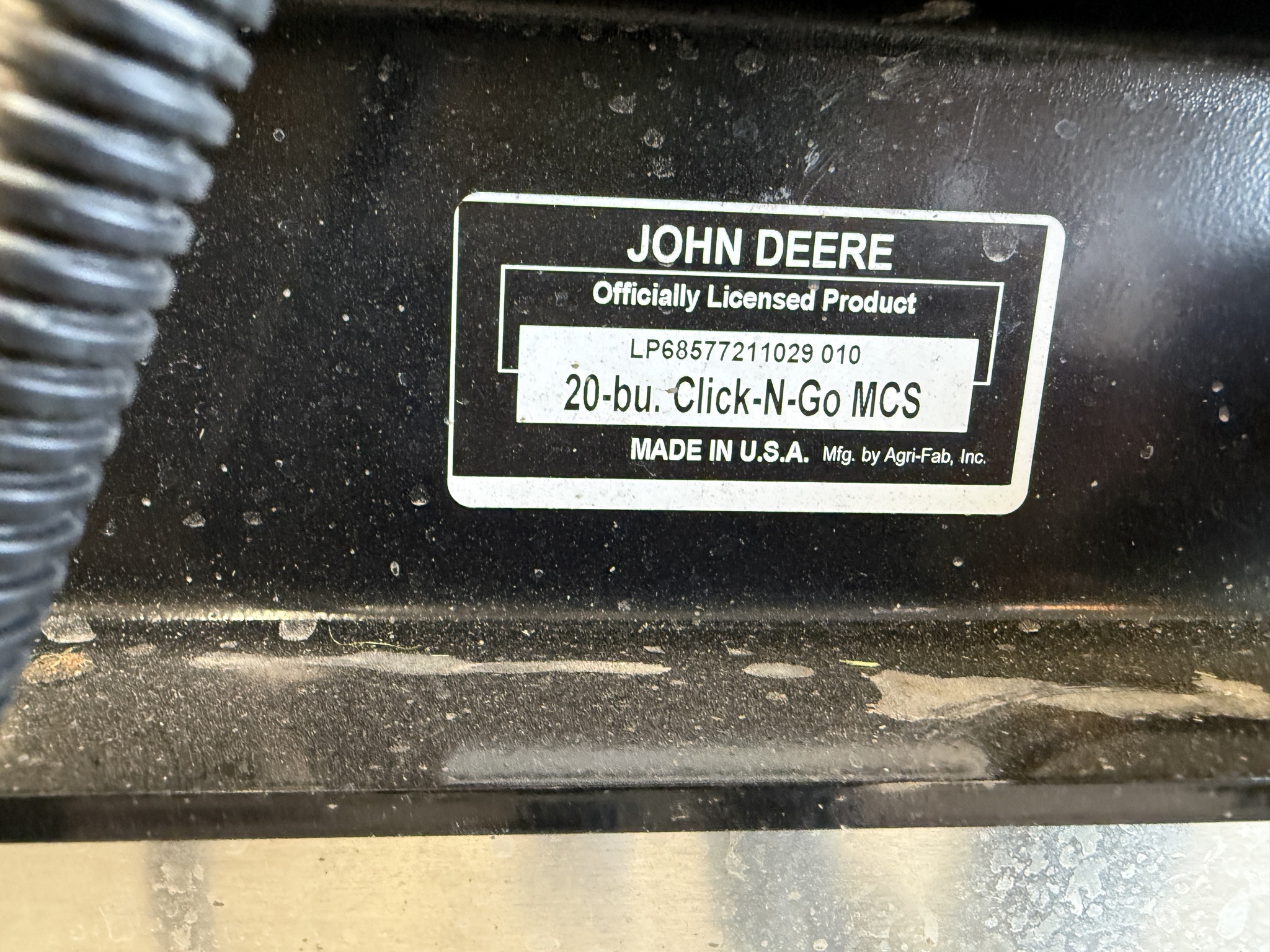 2022 John Deere X739 Image 28