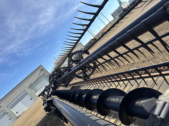 Used 2015 MacDon FD75-40 Combine Platforms at Horizon Ag & Turf in Vermilion, AB - Photo5