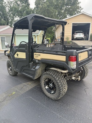 Photo of 2022 John Deere XUV 835M