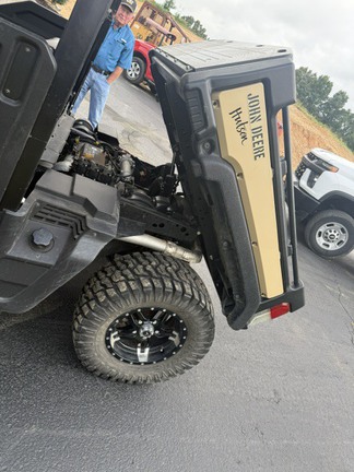 Photo of 2022 John Deere XUV 835M