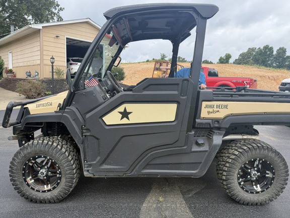 Photo of 2022 John Deere XUV 835M