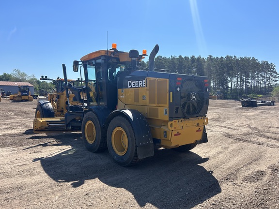 2019 John Deere 672G