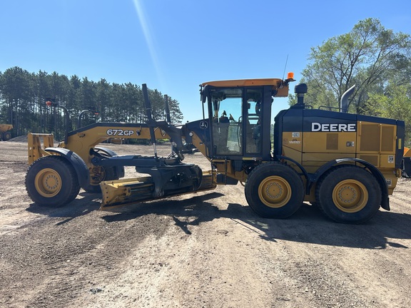 2019 John Deere 672G