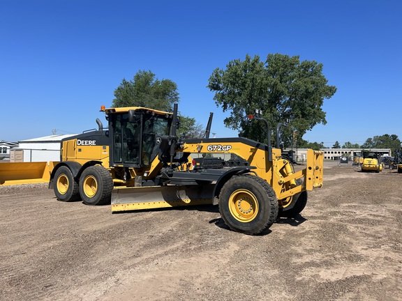 2019 John Deere 672G