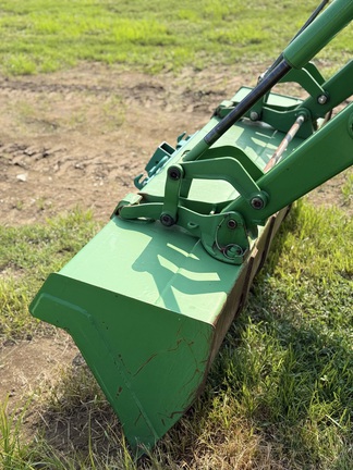 Photo of 2012 John Deere 4720