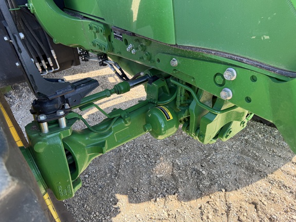 2025 John Deere 6R 155 - Photo13