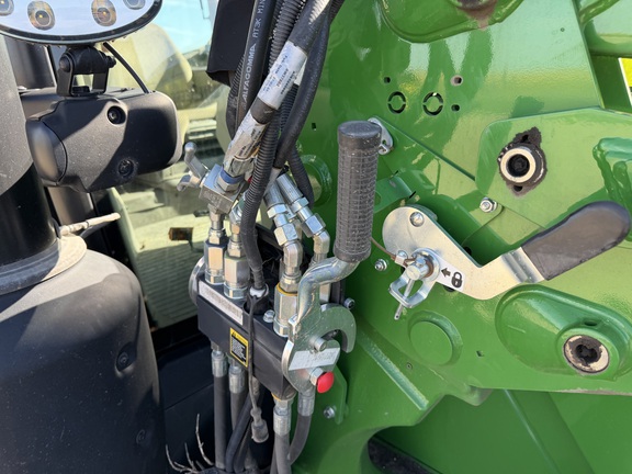 2025 John Deere 6R 155 - Photo31