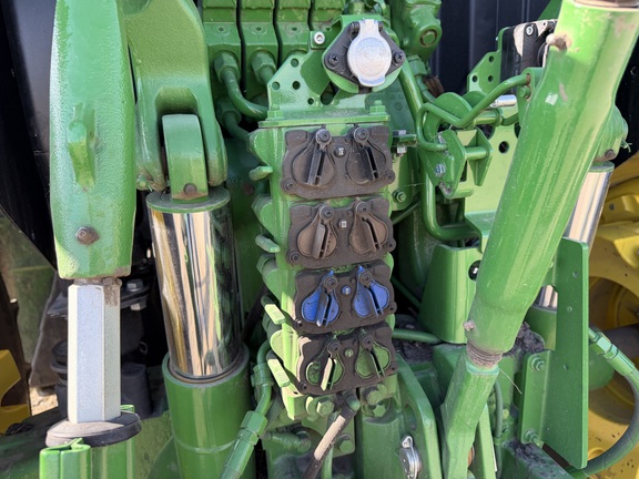 2025 John Deere 6R 155 - Photo33