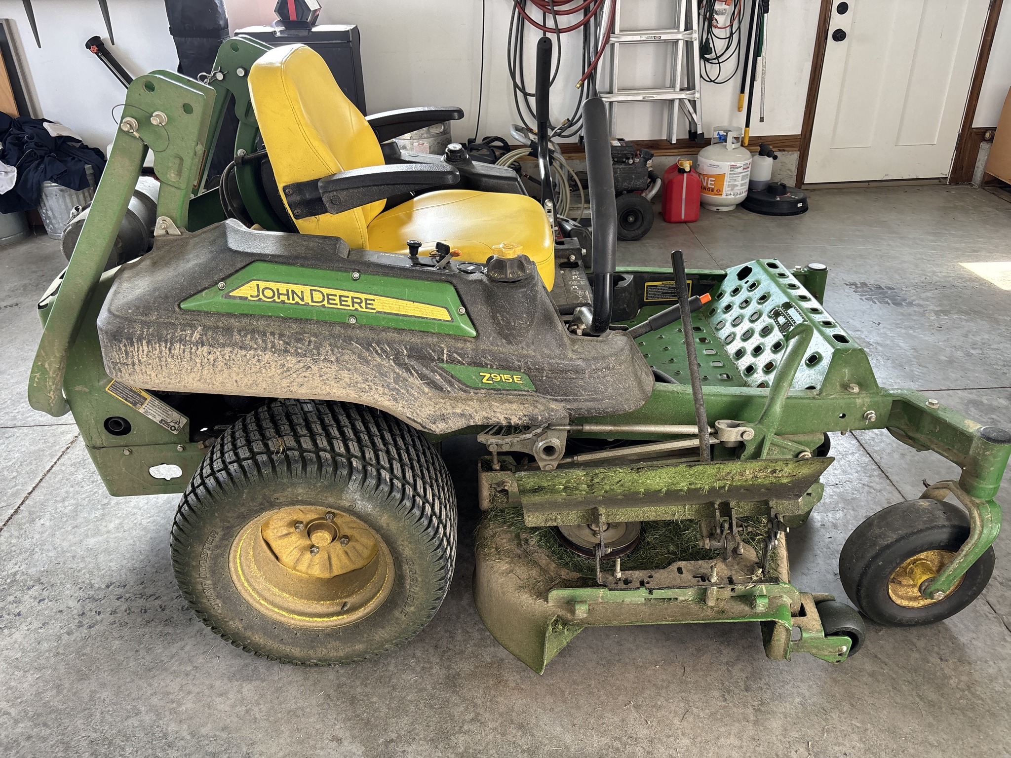 Used 2017 John Deere Z915E Zero Turn Mowers at Koenig Equipment in Urbana, OH - PhotoXL0