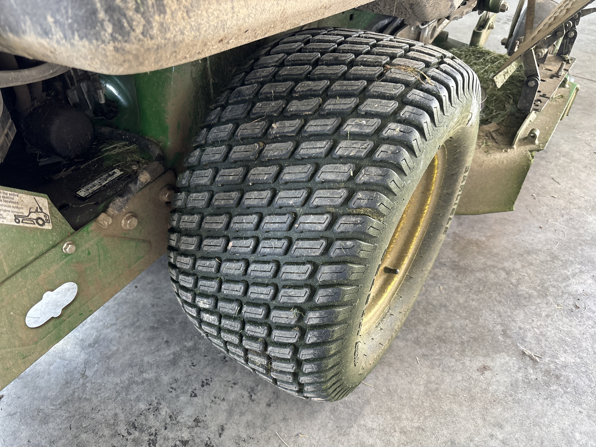 Used 2017 John Deere Z915E Zero Turn Mowers at Koenig Equipment in Urbana, OH - PhotoXL2