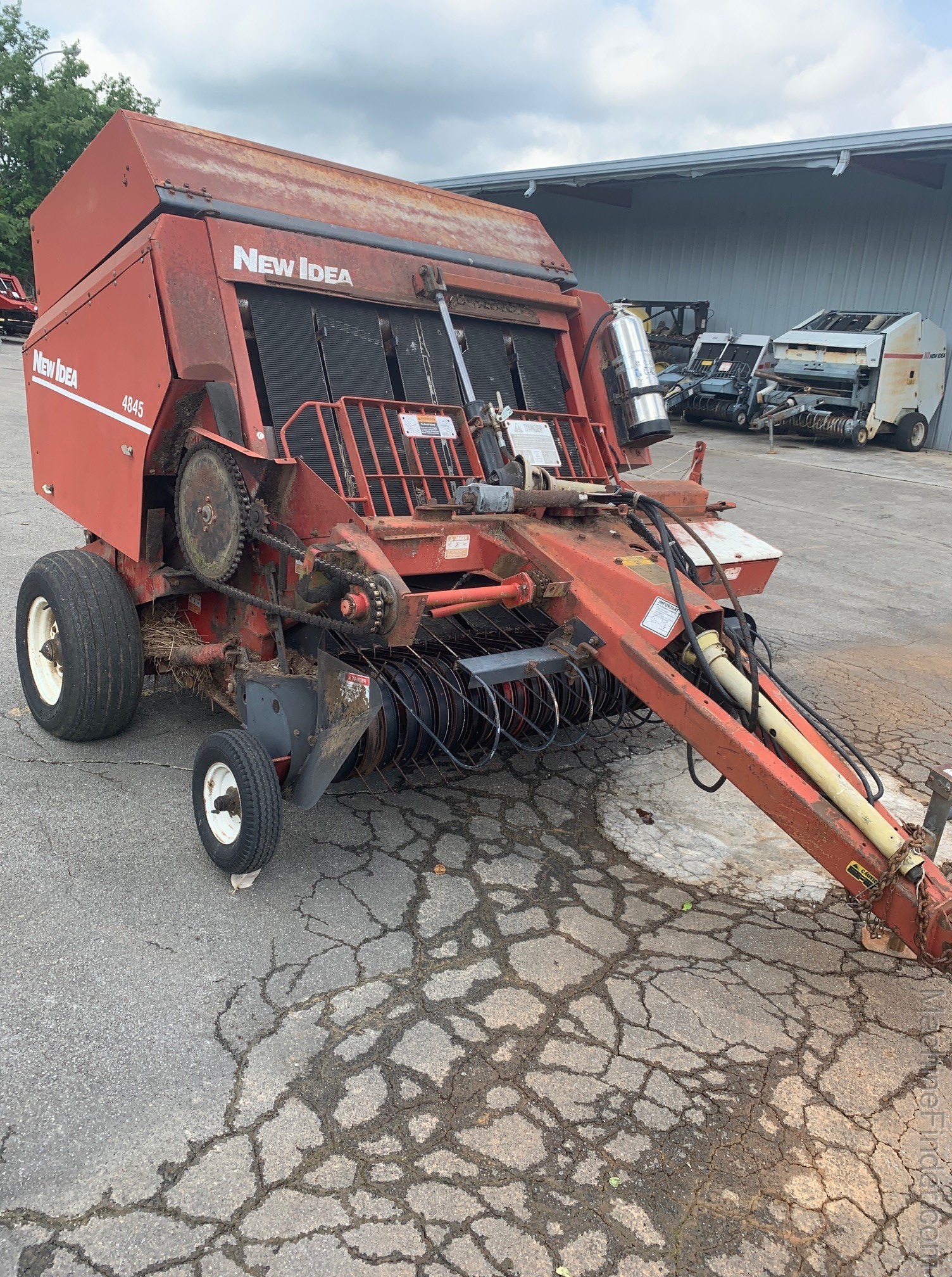 1998 New Idea 4845 Image 2