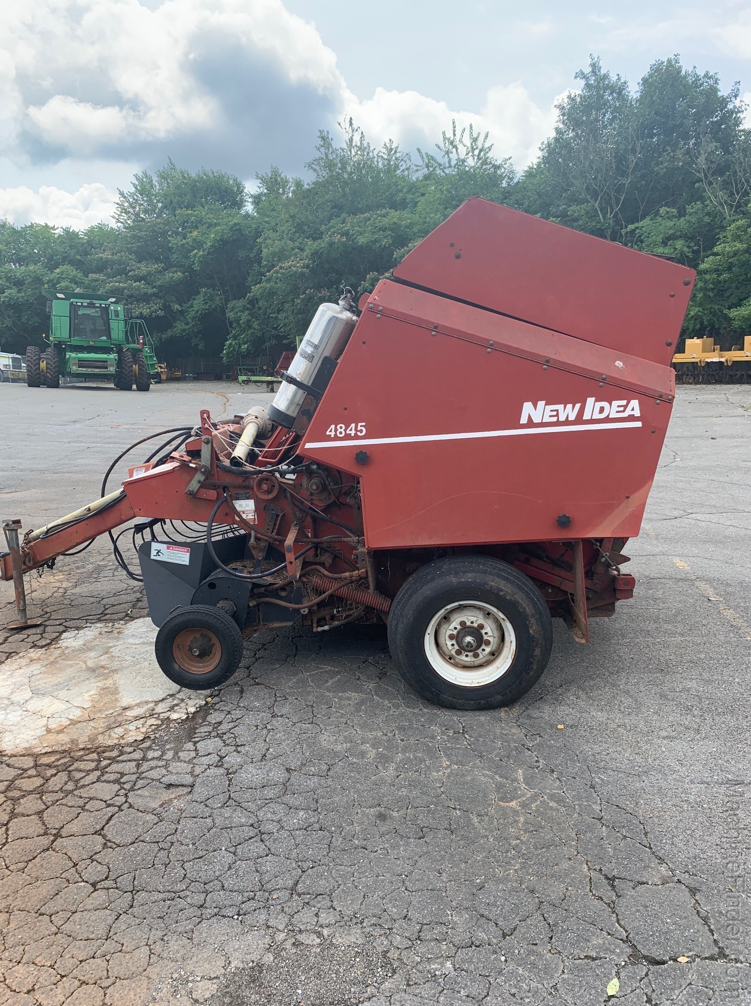 1998 New Idea 4845 Image 6