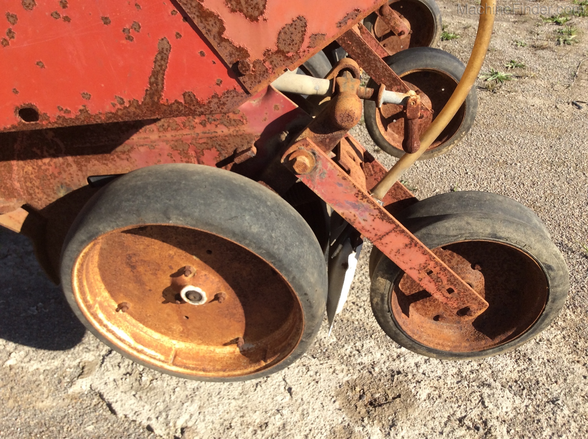 1980 White WT 4 ROW Image 3