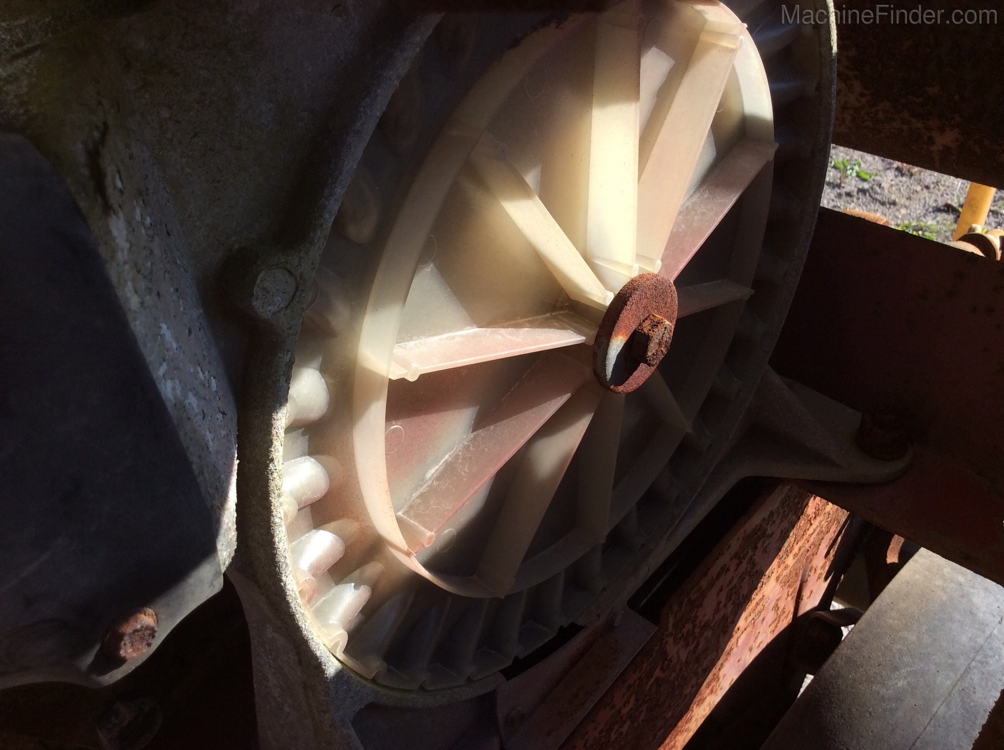 1980 White WT 4 ROW Image 5