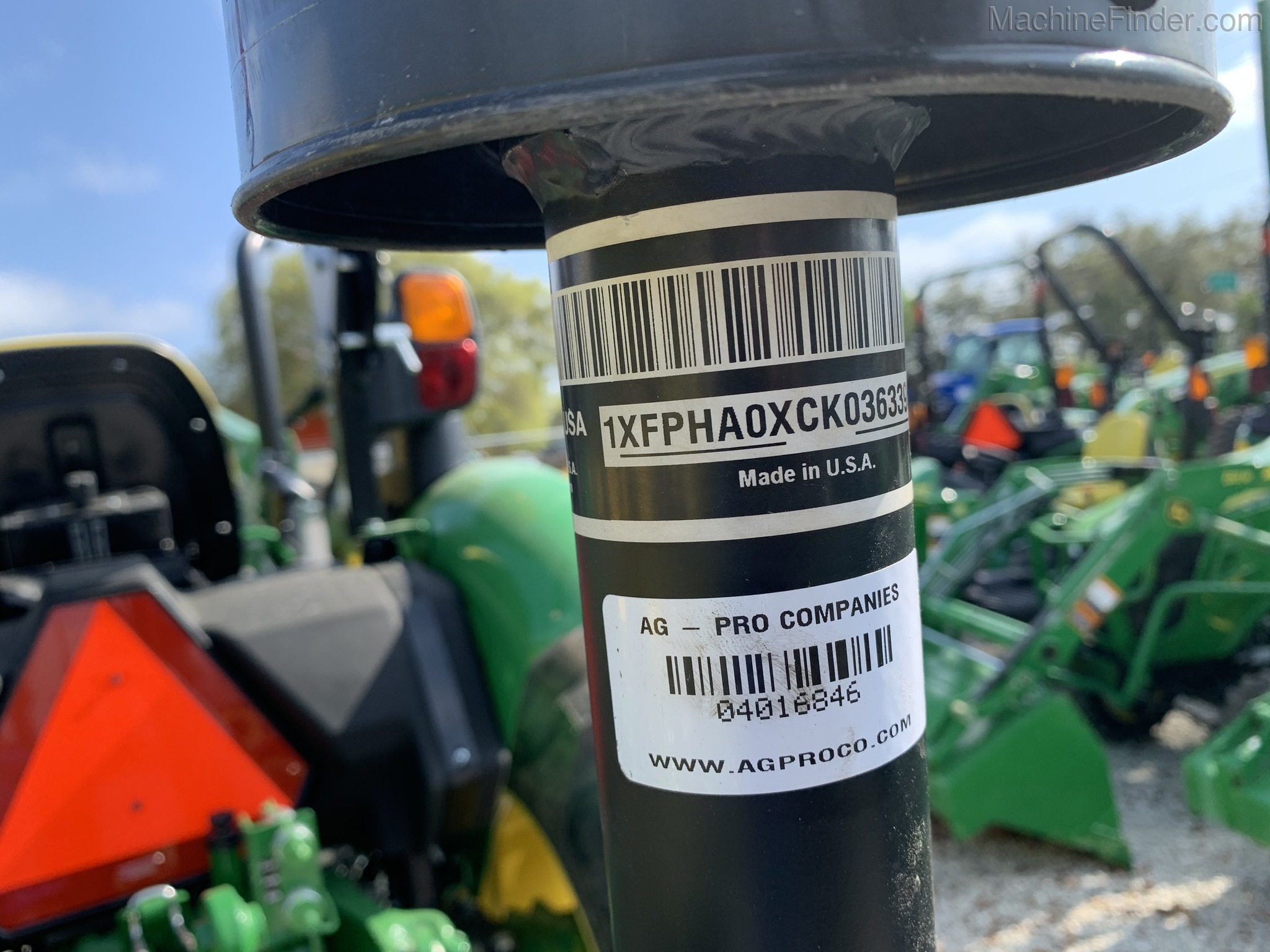 2020 John Deere 3038E Image 5