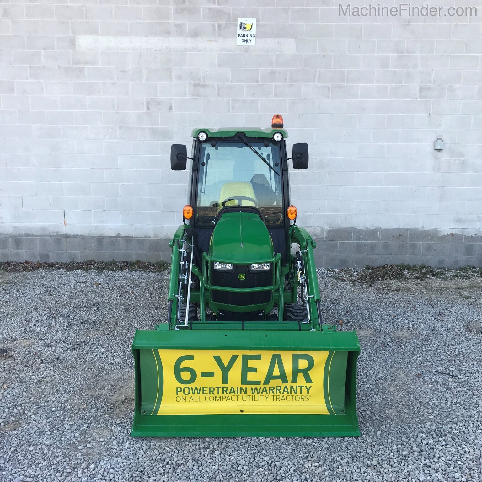 2017 John Deere 1025R Image 2