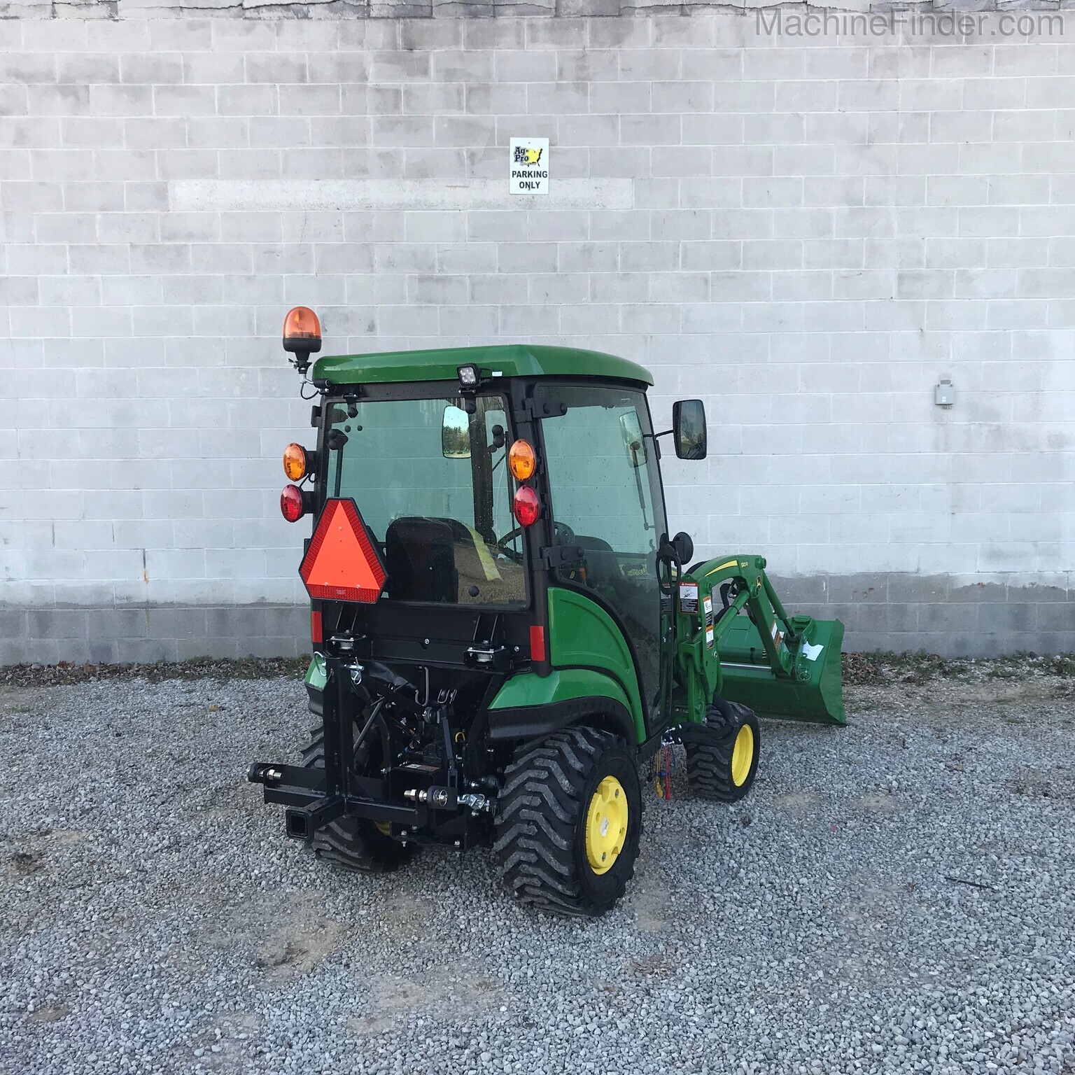 2017 John Deere 1025R Image 6