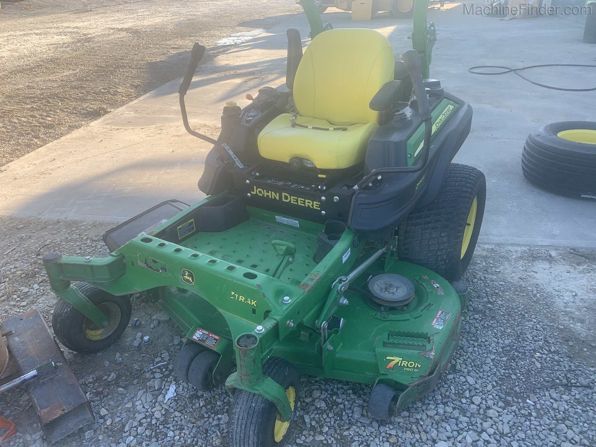 2016 John Deere Z950R Image 2