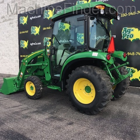 2020 John Deere 3046R Image 3