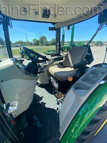 2020 John Deere 3046R Image 3