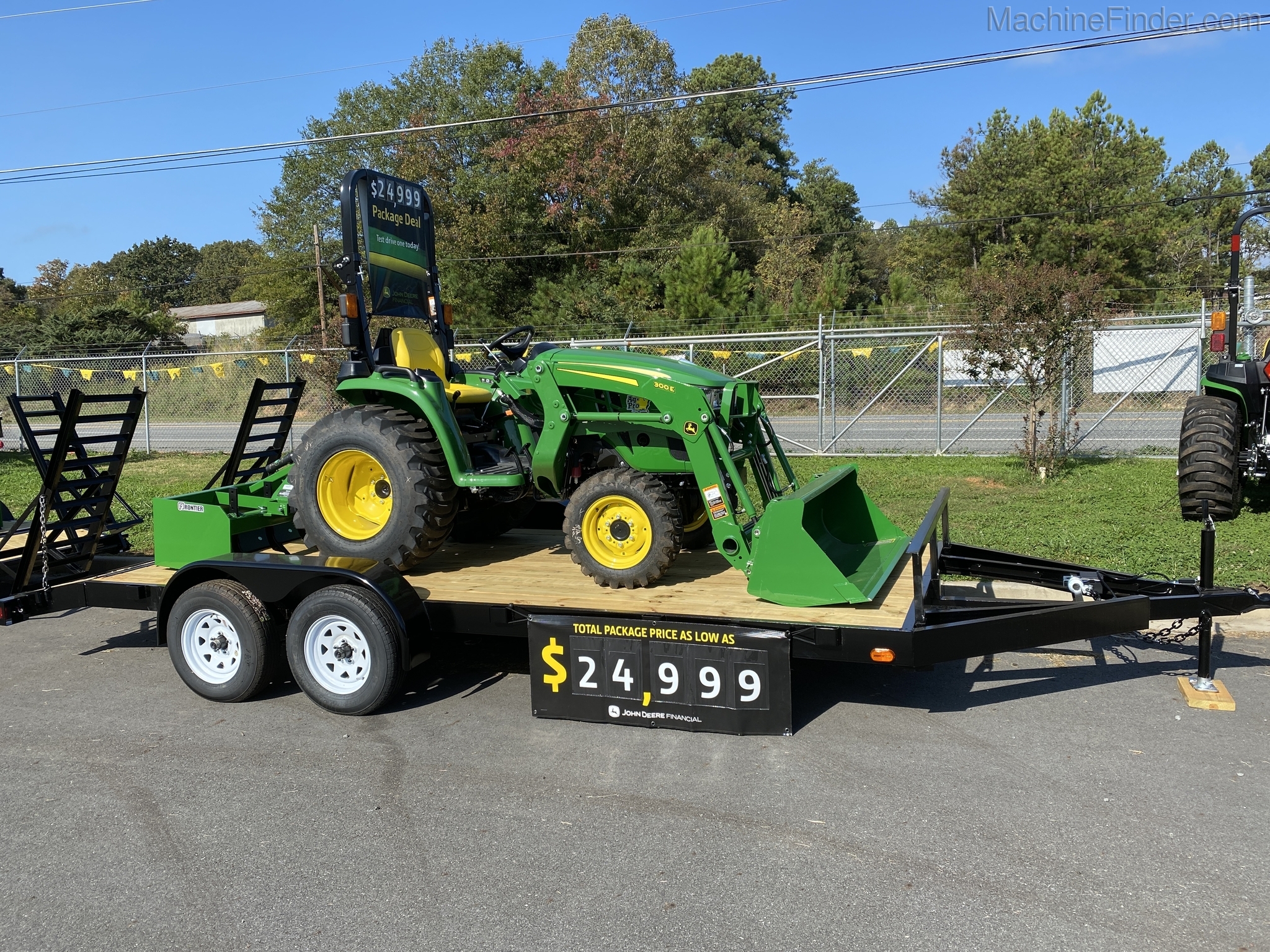 2020 John Deere 3032E Image 1