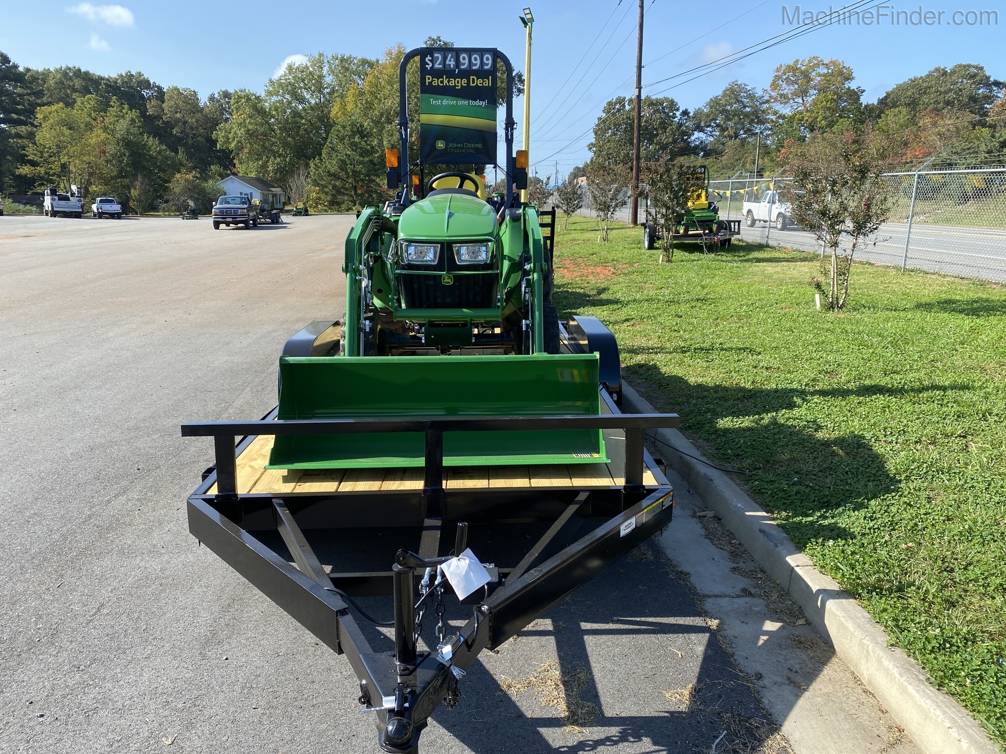 2020 John Deere 3032E Image 3
