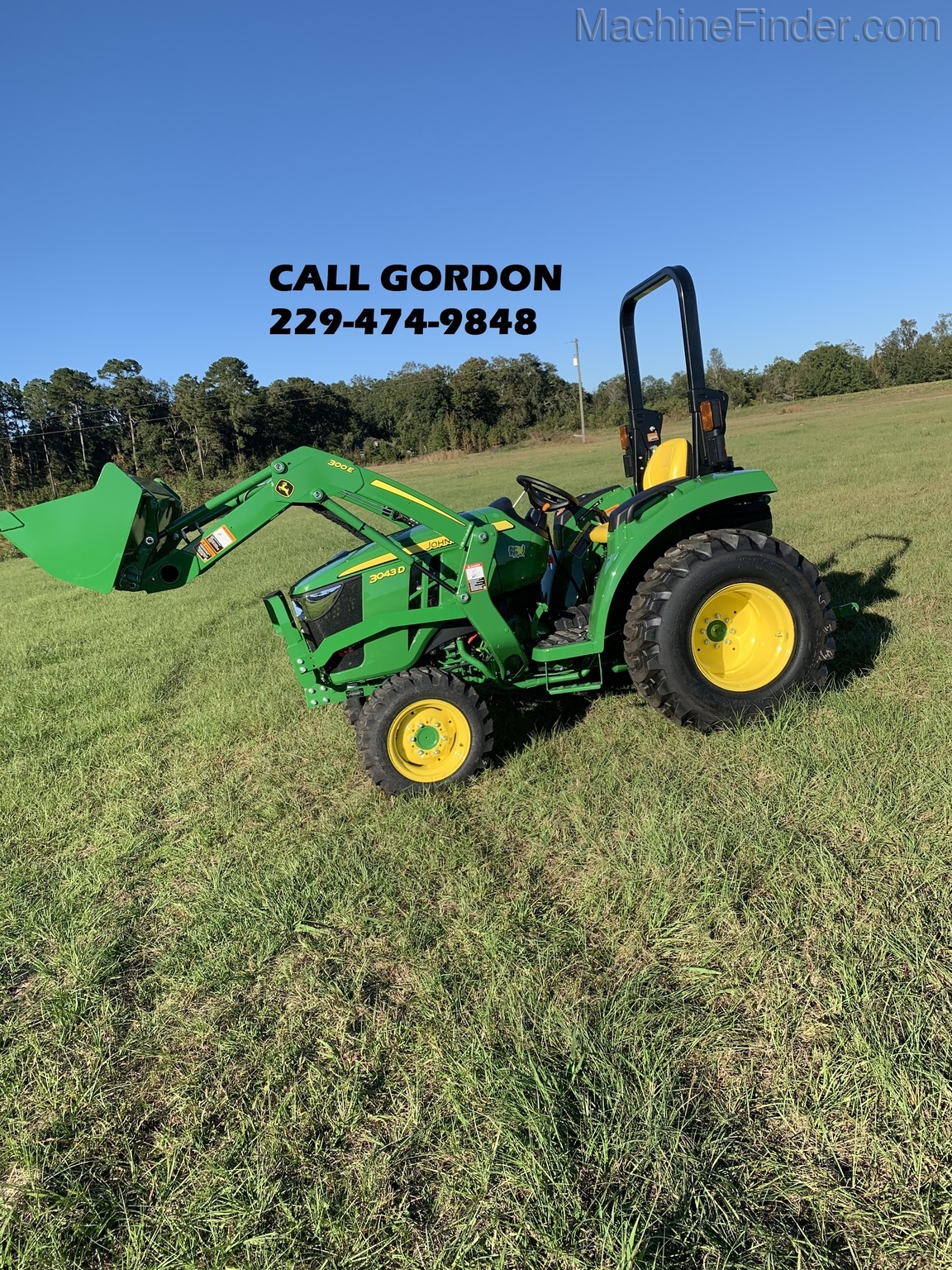 2020 John Deere 3043D Image 2