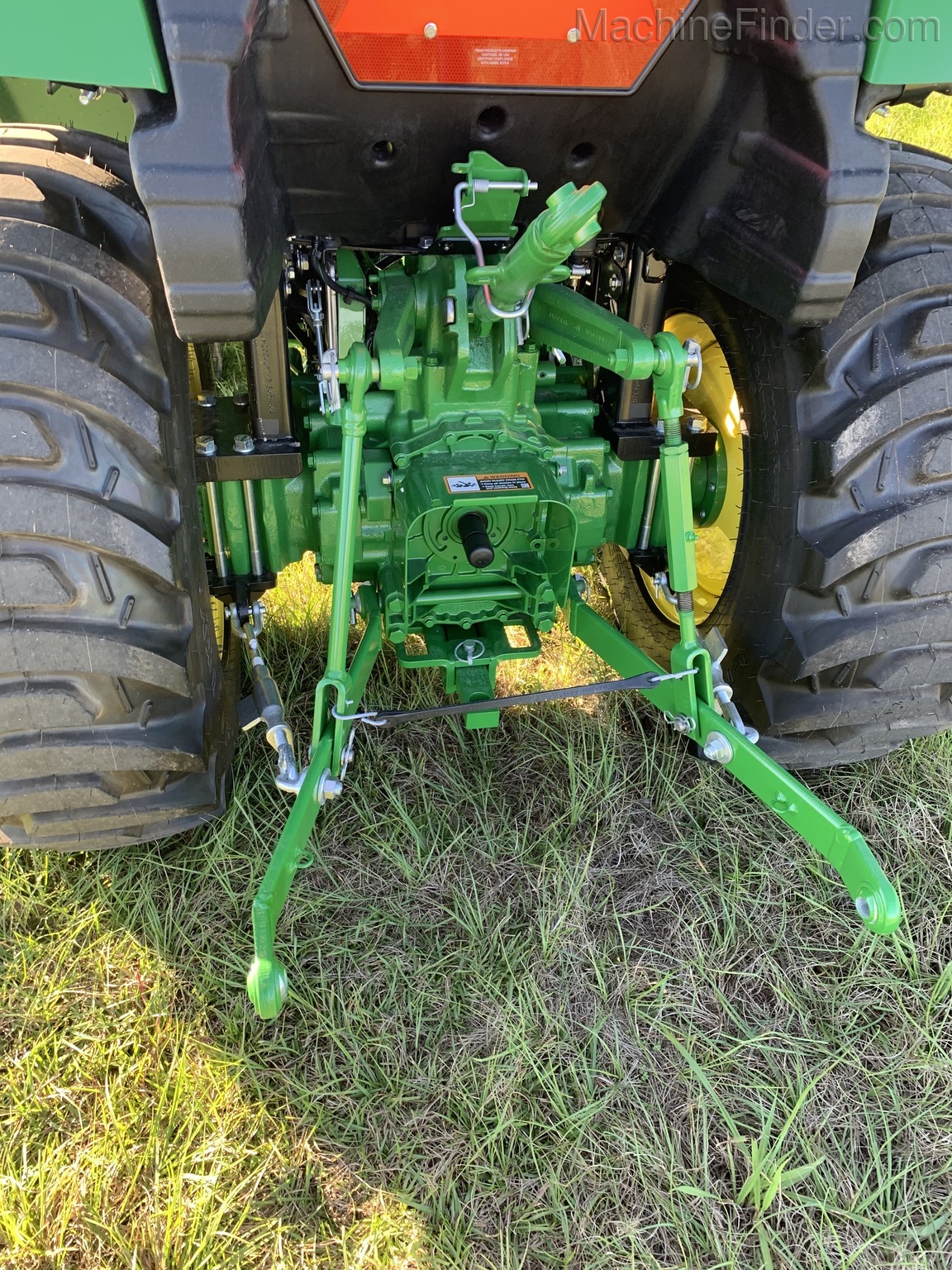 2020 John Deere 3043D Image 4