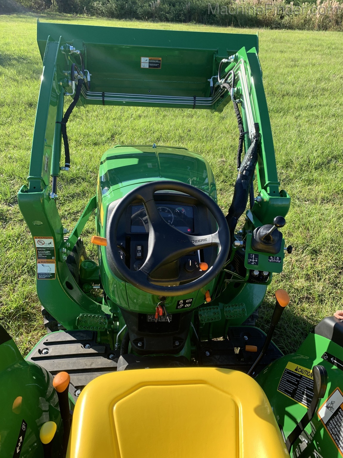 2020 John Deere 3043D Image 5