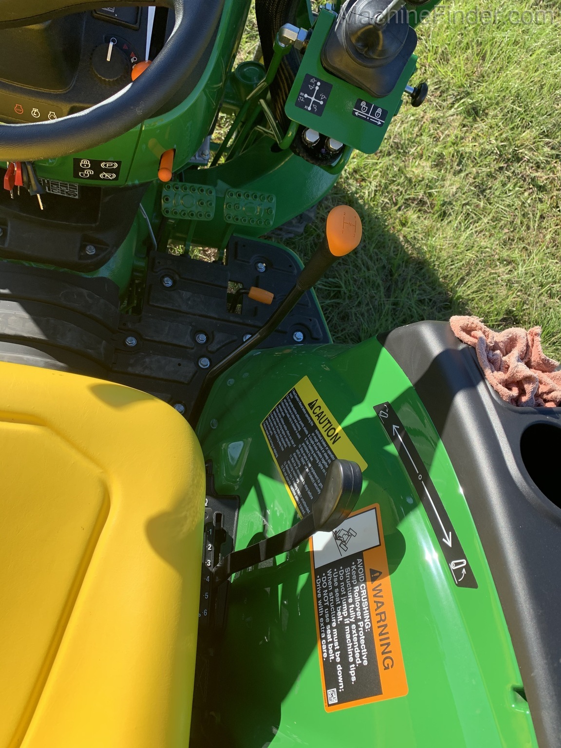 2020 John Deere 3043D Image 7