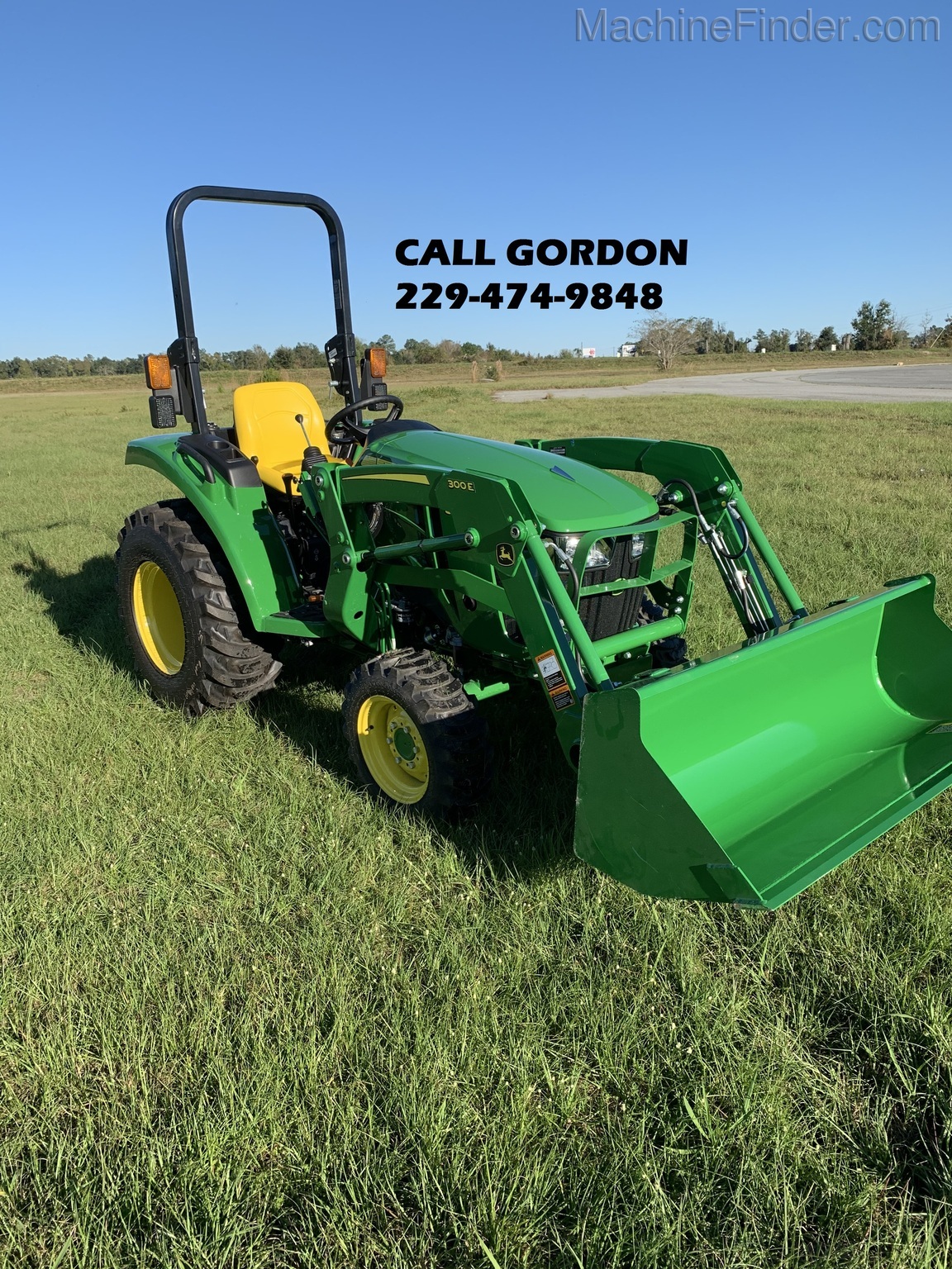 2020 John Deere 3043D Image 9