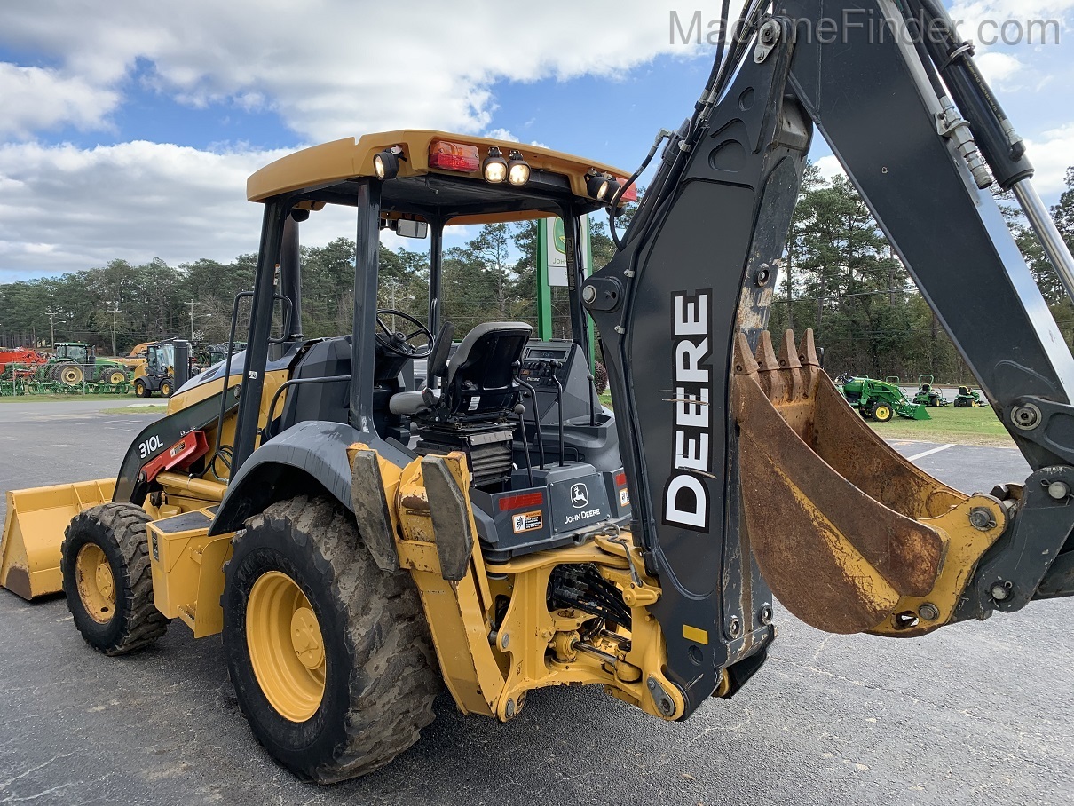 2017 John Deere 310L Image 5