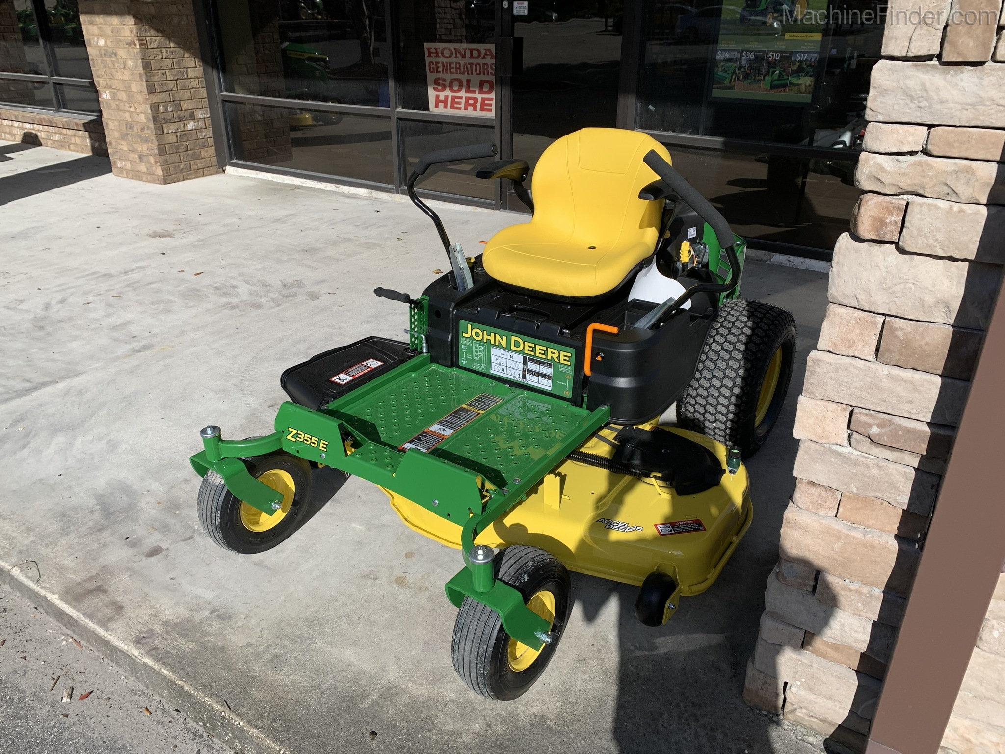 2021 John Deere Z355E Image 3