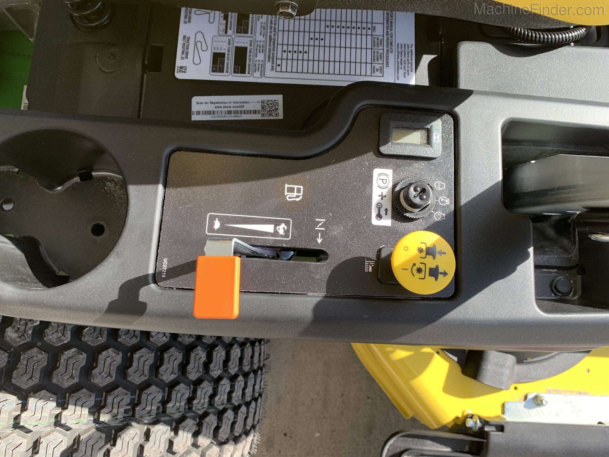 2021 John Deere Z355E Image 7