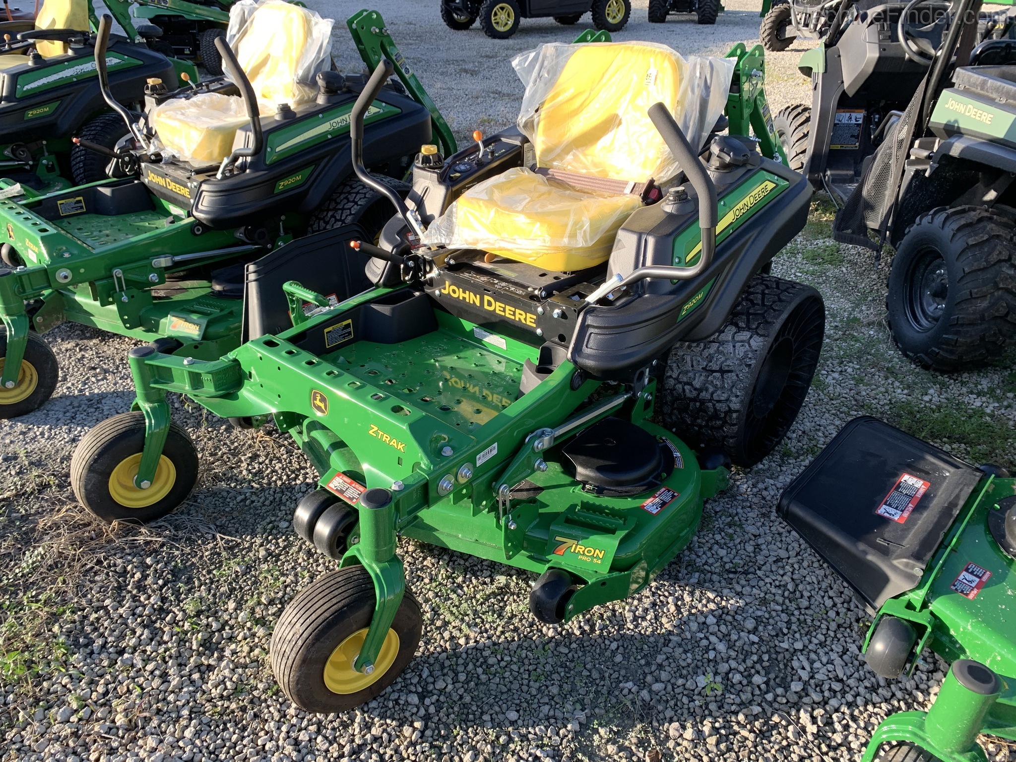 2020 John Deere Z920M Image 1