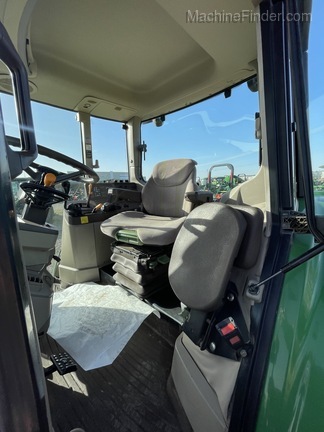 2004 John Deere 7420 Image 8
