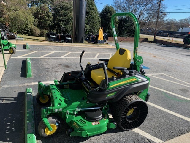 2023 John Deere Z930M Image 1