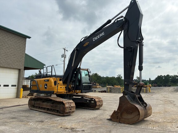 2022 John Deere 250GL