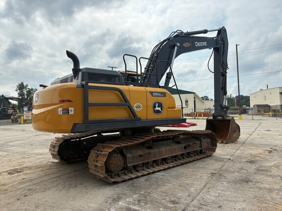 2022 John Deere 250GL