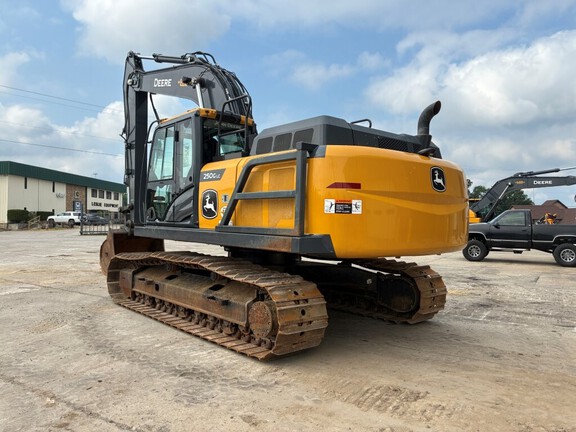 2022 John Deere 250GL