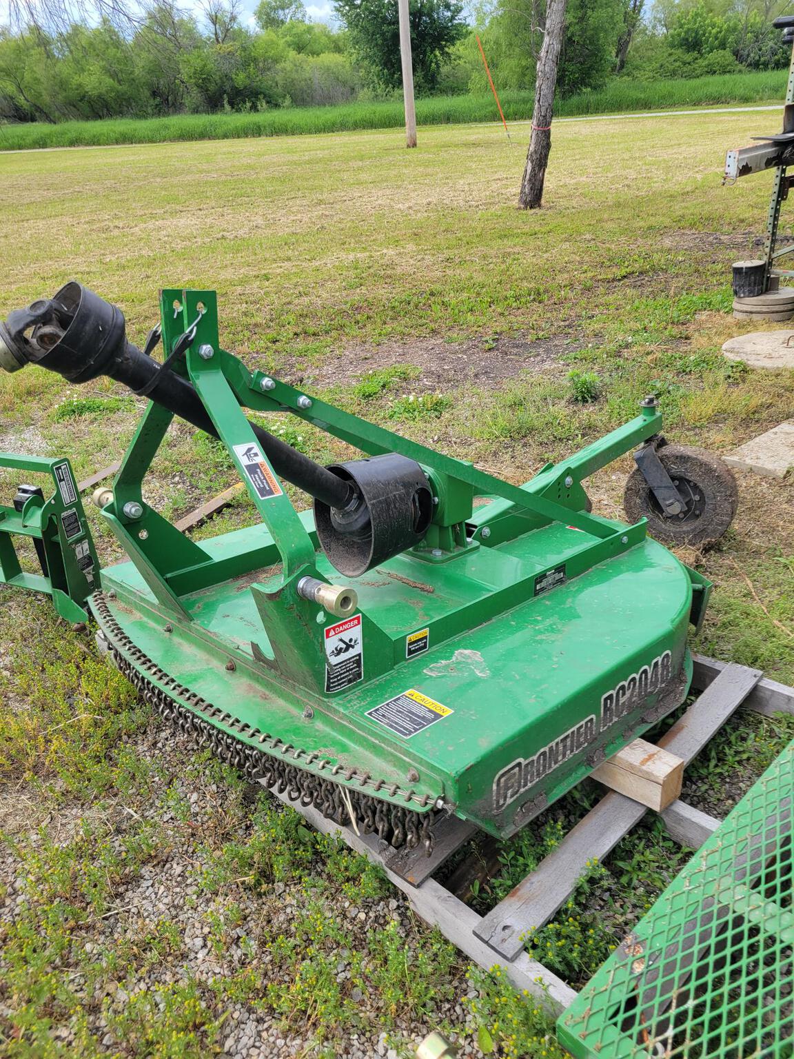 2022 John Deere 1025R Image 6