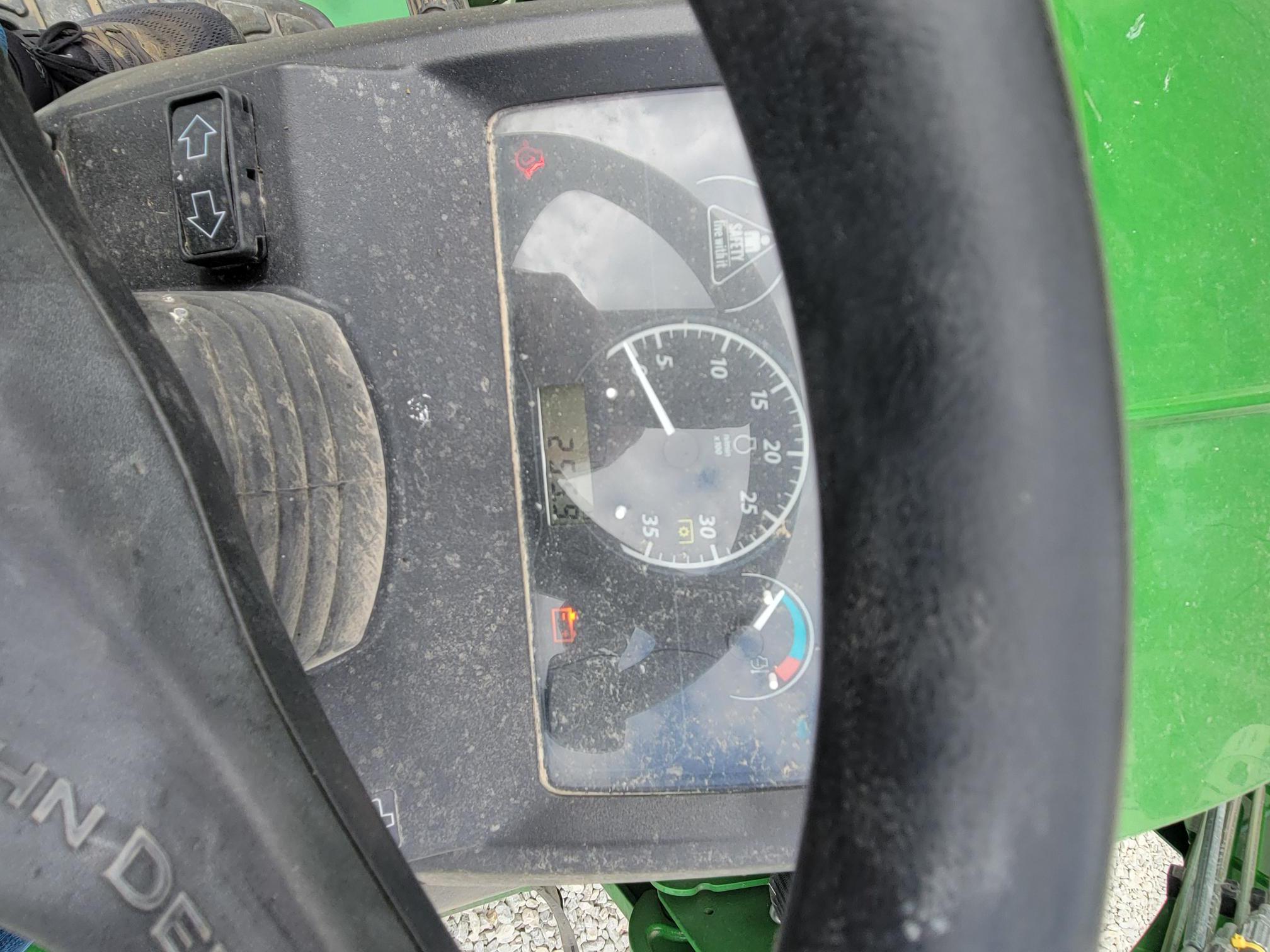 2022 John Deere 1025R Image 10