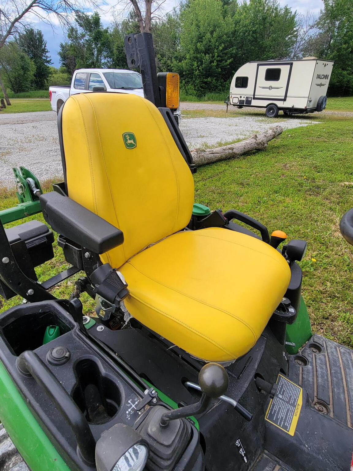 2022 John Deere 1025R Image 15