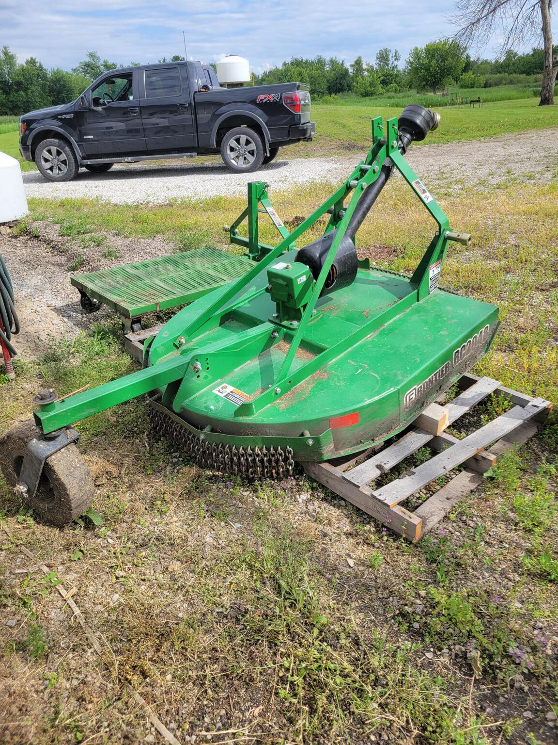 2022 John Deere 1025R Image 25