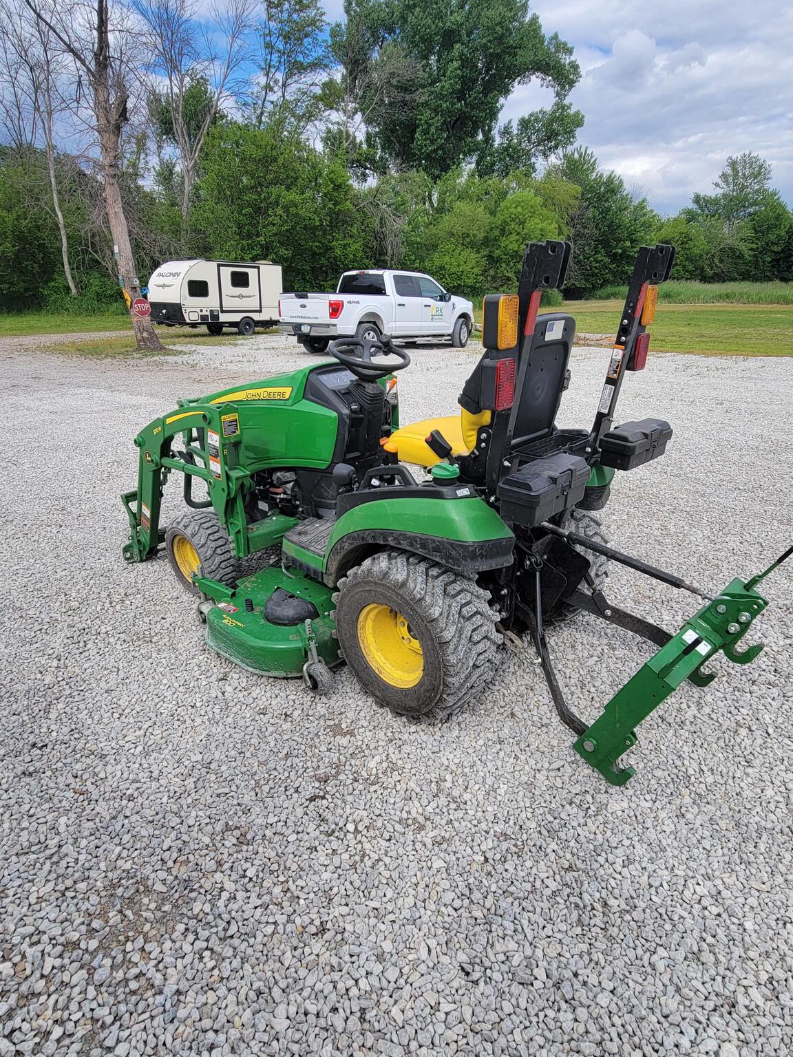 2022 John Deere 1025R Image 2