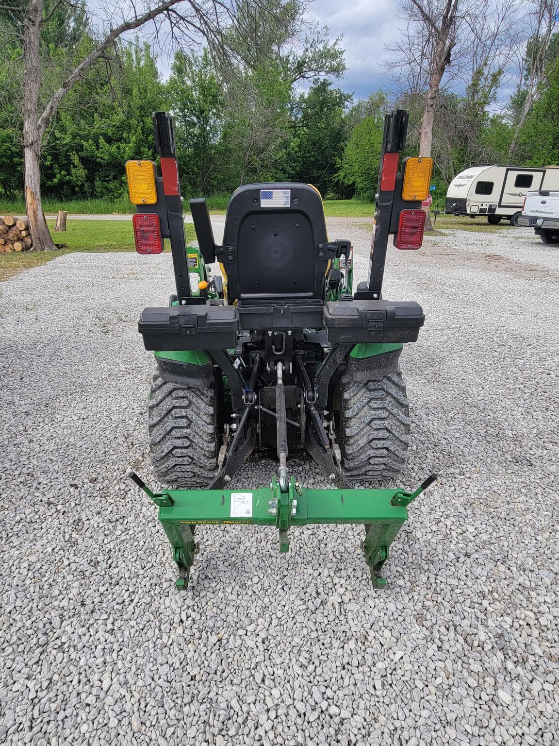 2022 John Deere 1025R Image 3
