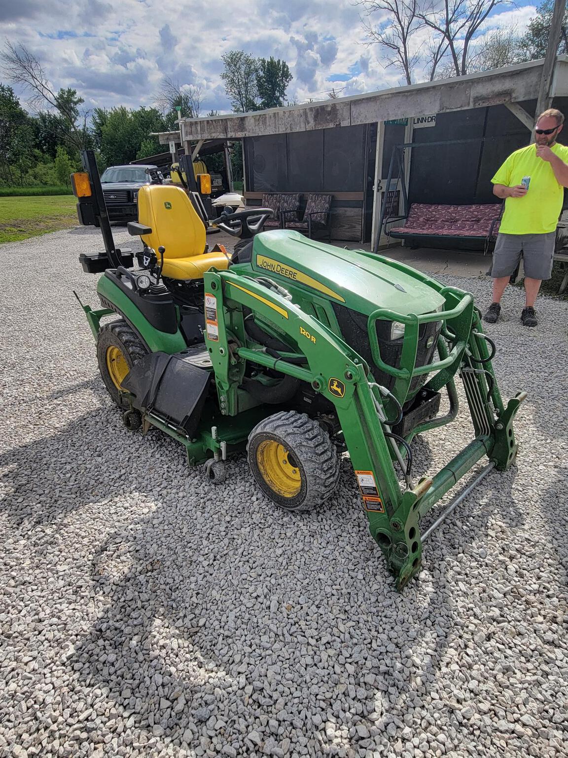 2022 John Deere 1025R Image 4