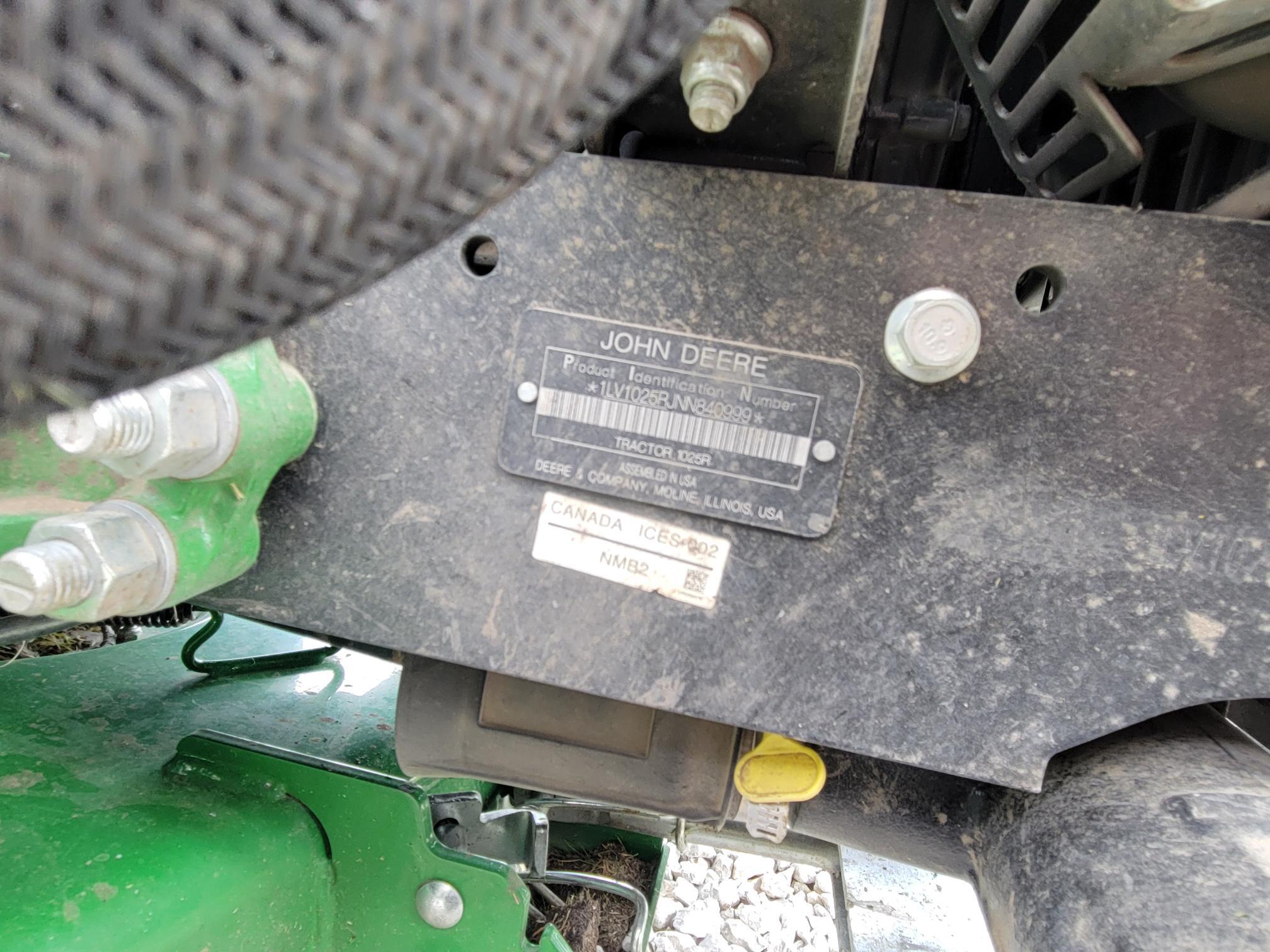 2022 John Deere 1025R Image 9
