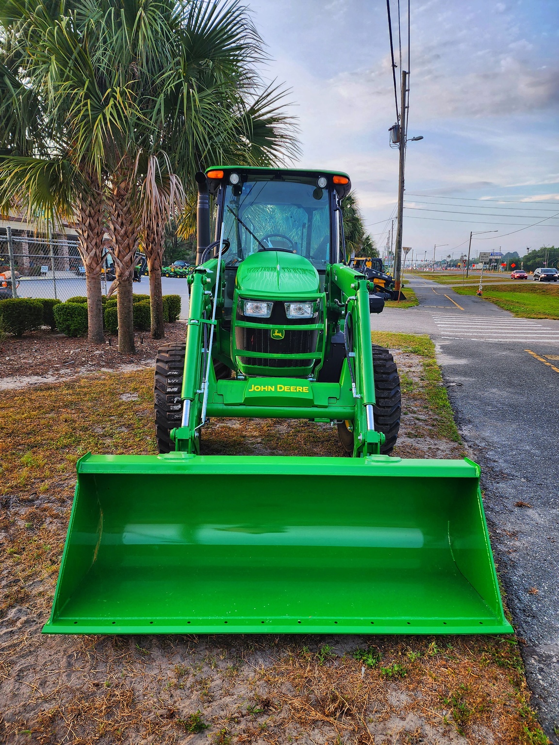 2023 John Deere 5090E Image 3